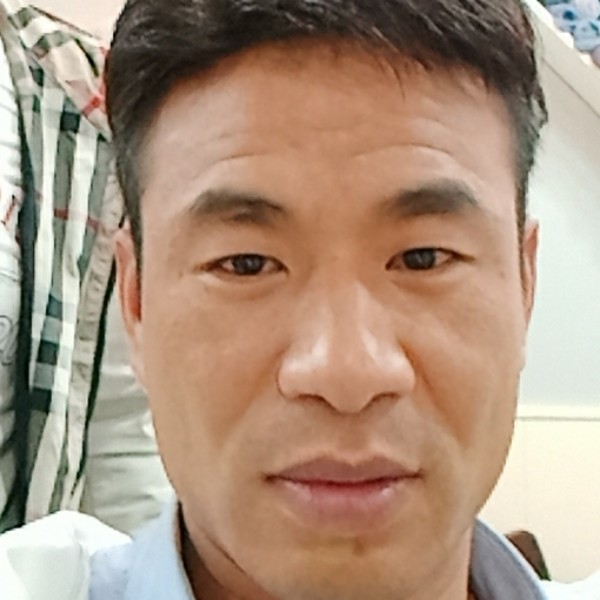 野狼相许英俊的照片