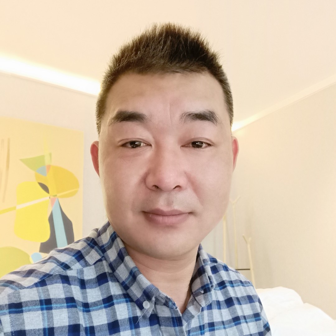 愉快浅吻彼岸的照片