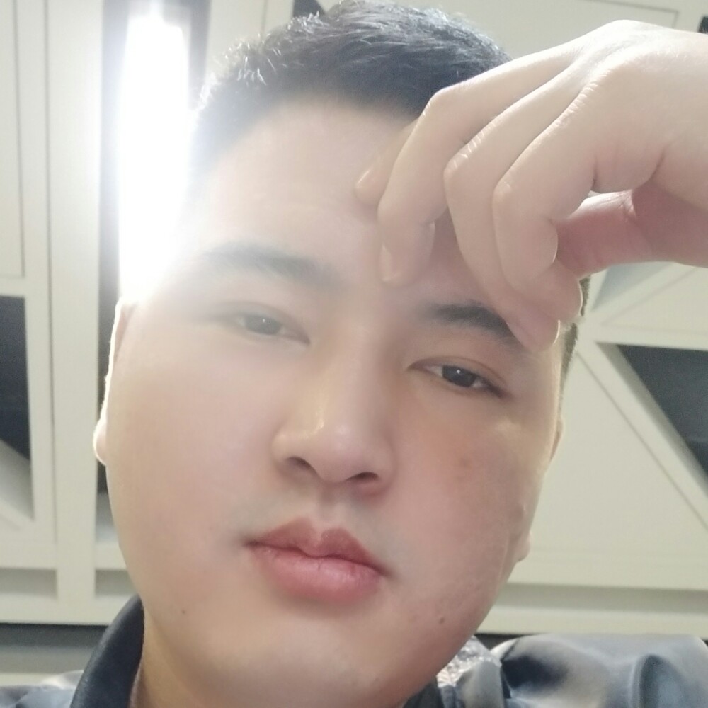 流岚凝眸喜悦的照片