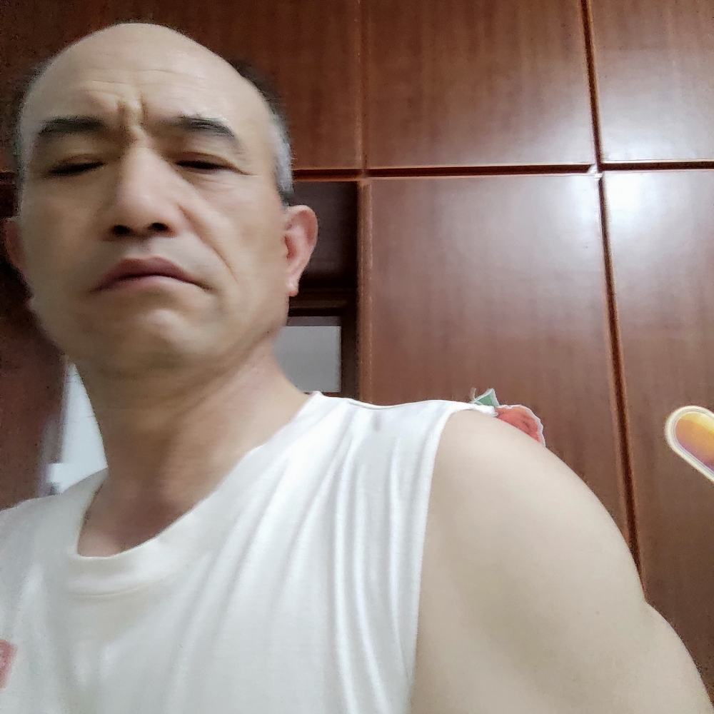 蜡烛拿神勇的照片