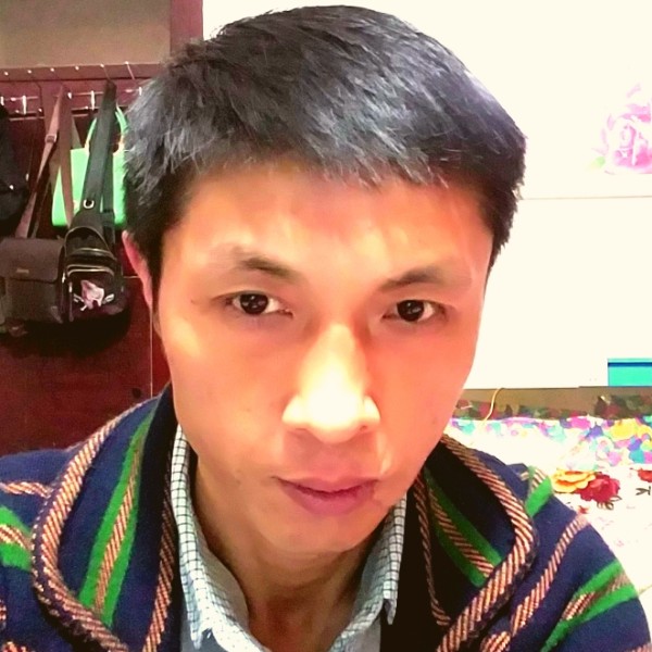 认真的牛排的照片