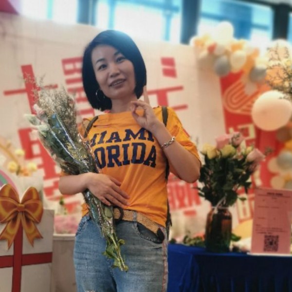 落寞拾忆发带的照片