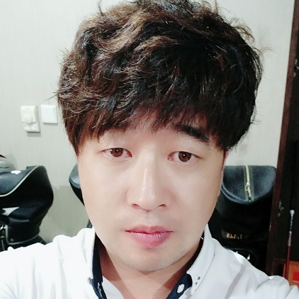 李龙九的照片