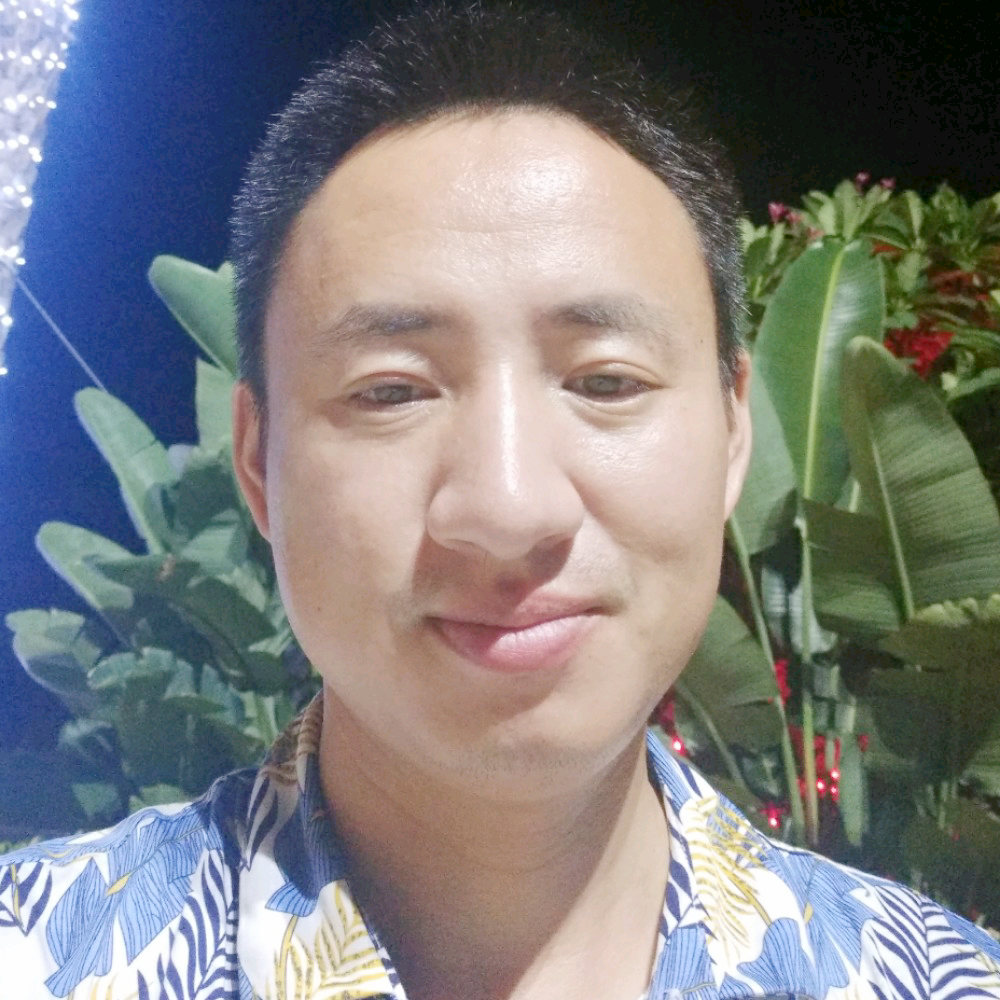 俊秀笑吐司的照片