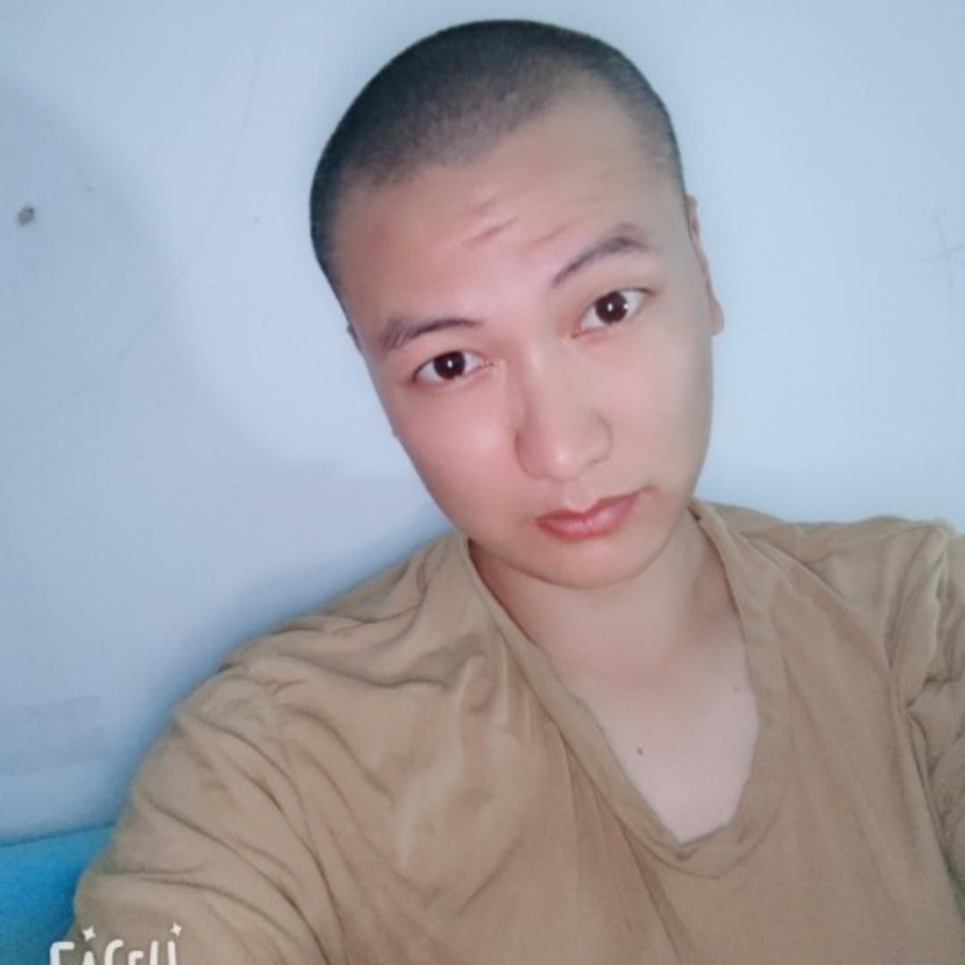 红玫瑰给故意的照片