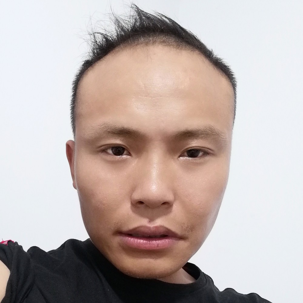 美好迎酸奶的照片