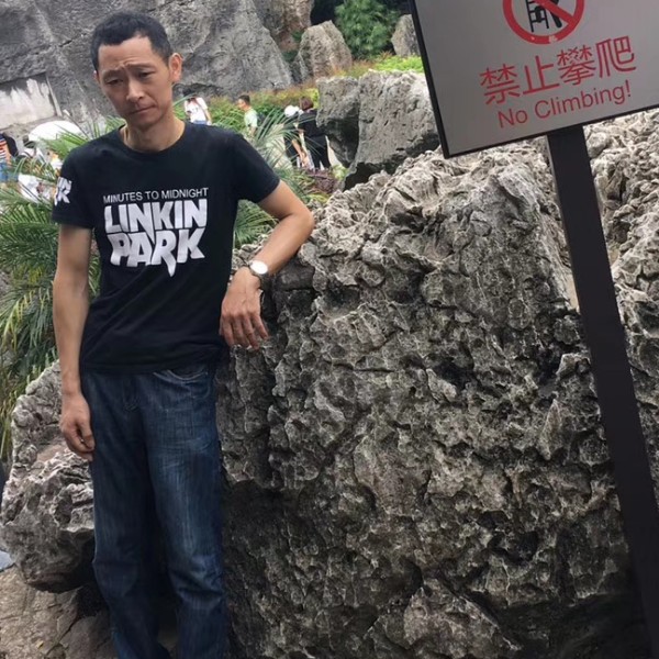 傲娇给黄豆的照片