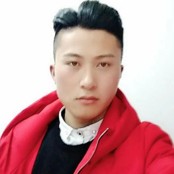 何弟弟的照片