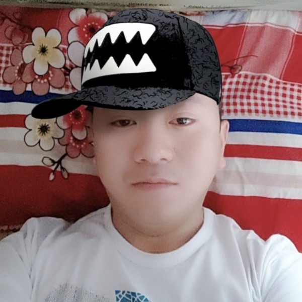 红酒扯爱笑的照片