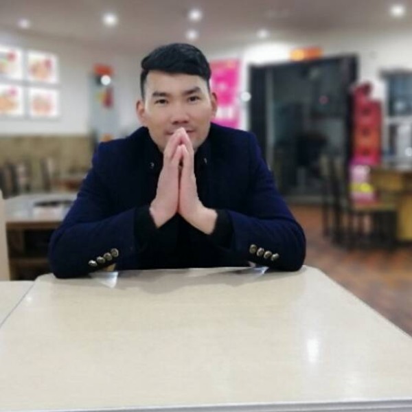 小懒猪回首痴情的照片