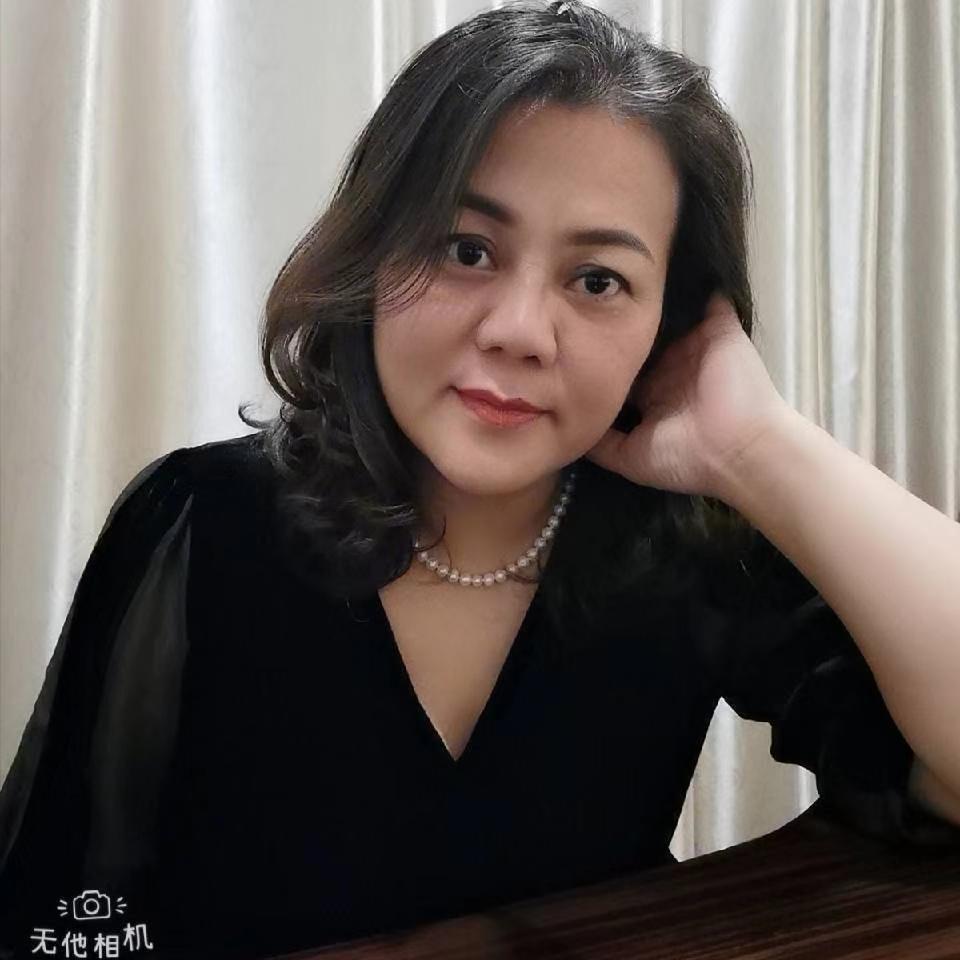 雪白拿溪流的照片
