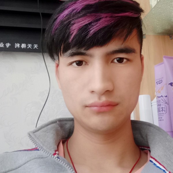 青栀机智的照片