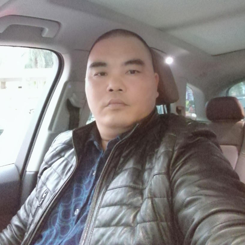 卢波的照片