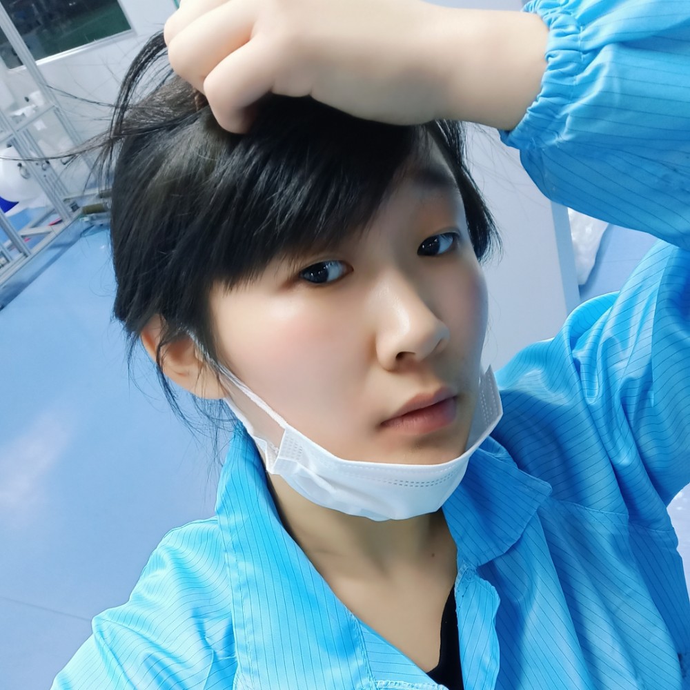 爱笑邂逅书本的照片