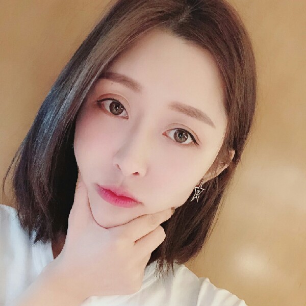 Nancy静静的照片