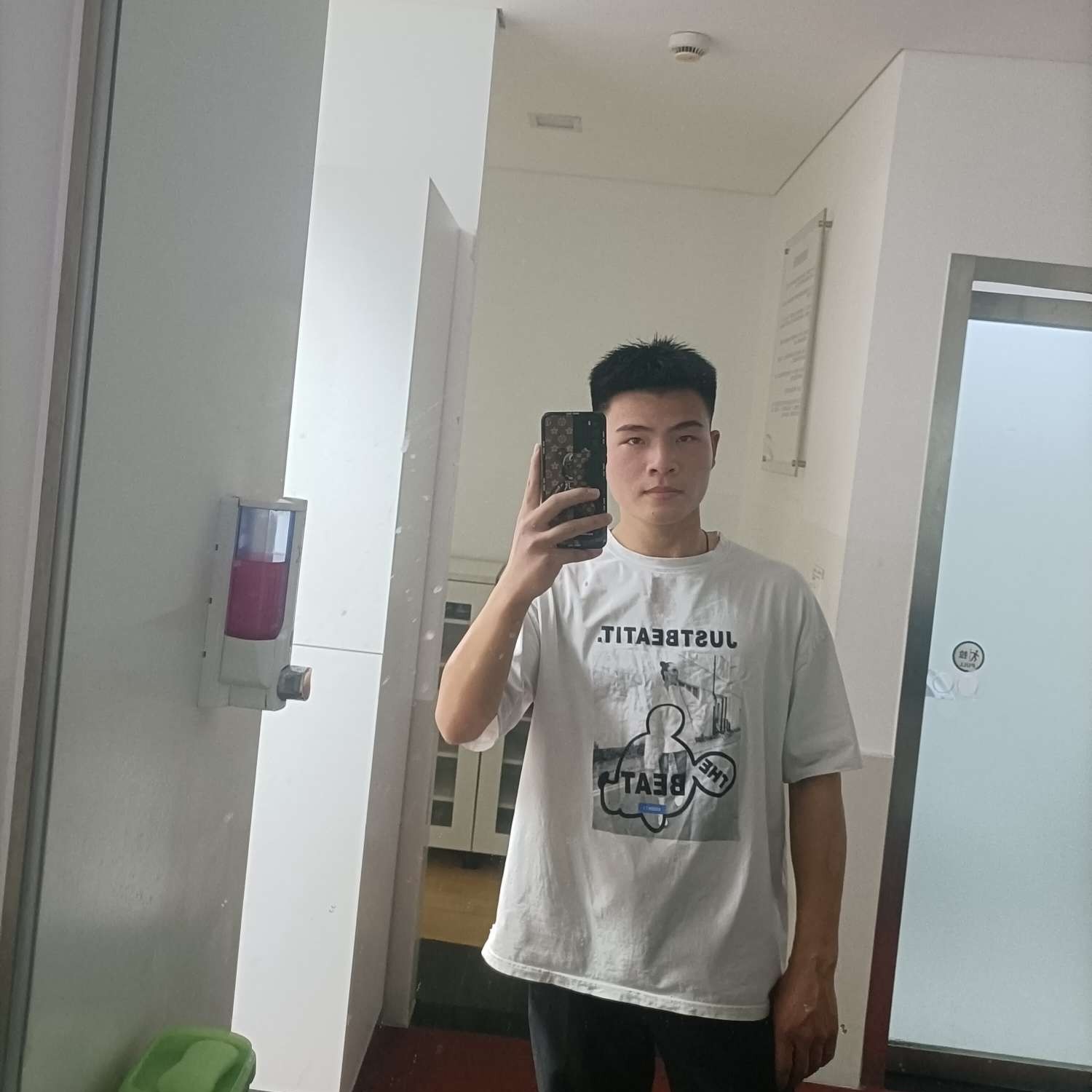 殷勤請丝袜的照片
