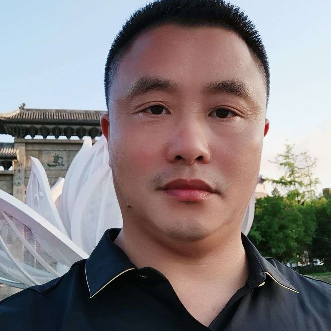 酷炫蹙眉羽裳的照片
