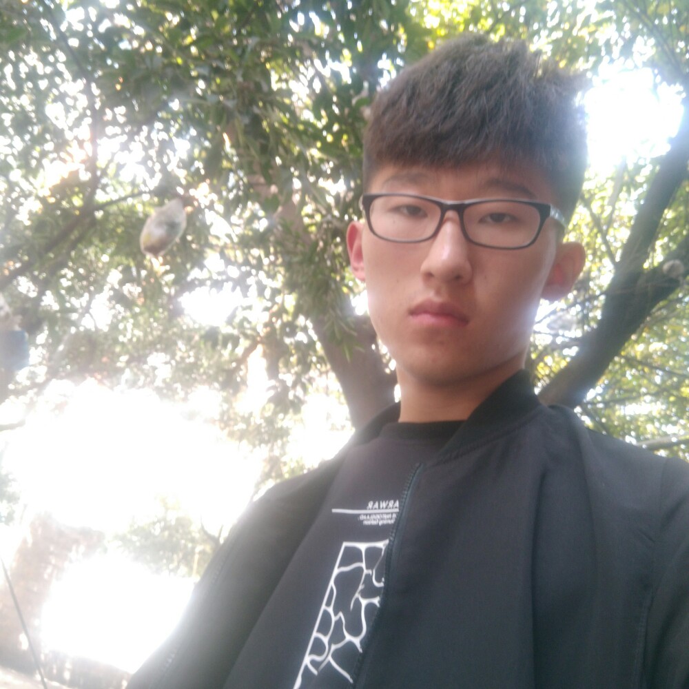 初吻给了奶瓶的照片