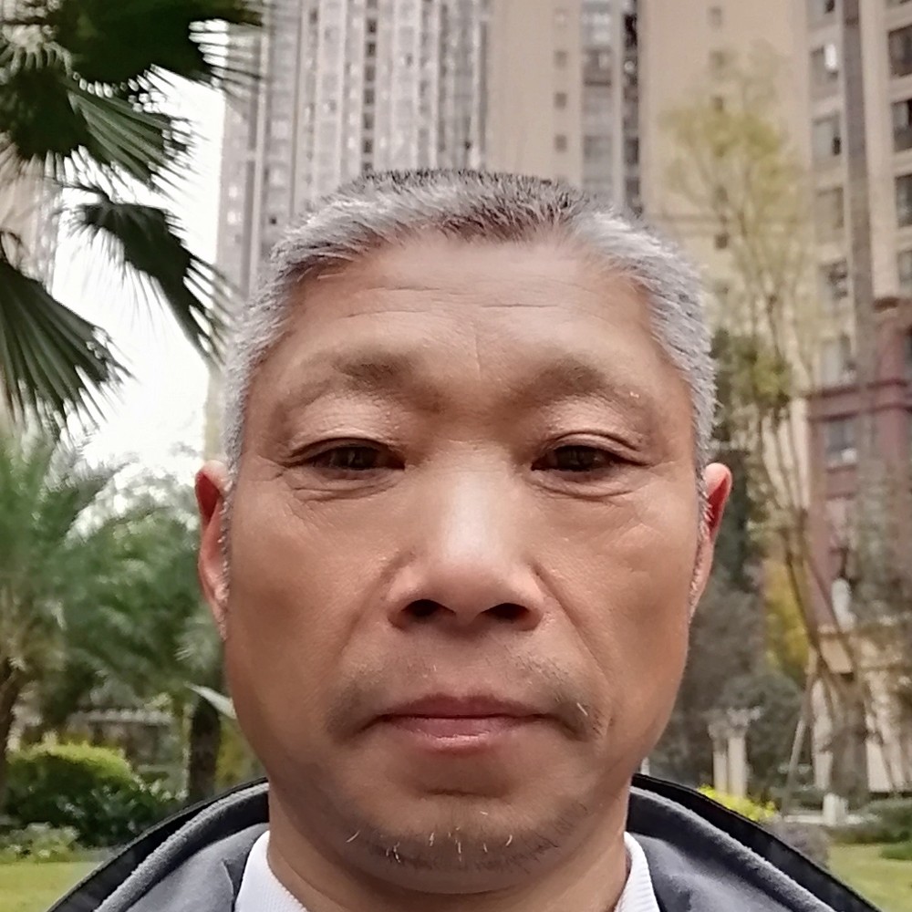 初妆和谐的照片
