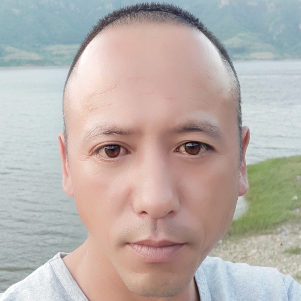 彼年挽手保温杯的照片