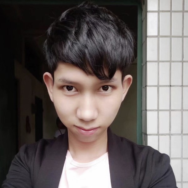 腼腆路人1的照片