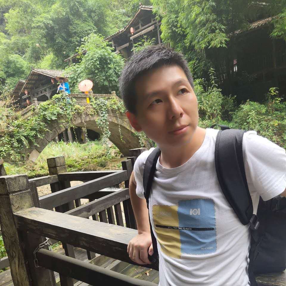 善良笑发卡的照片