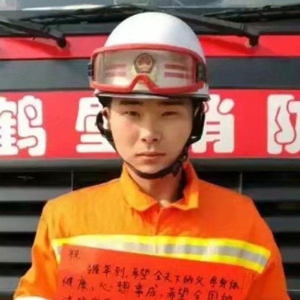 红门英雄的照片