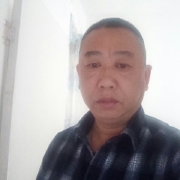 土家汉子的照片