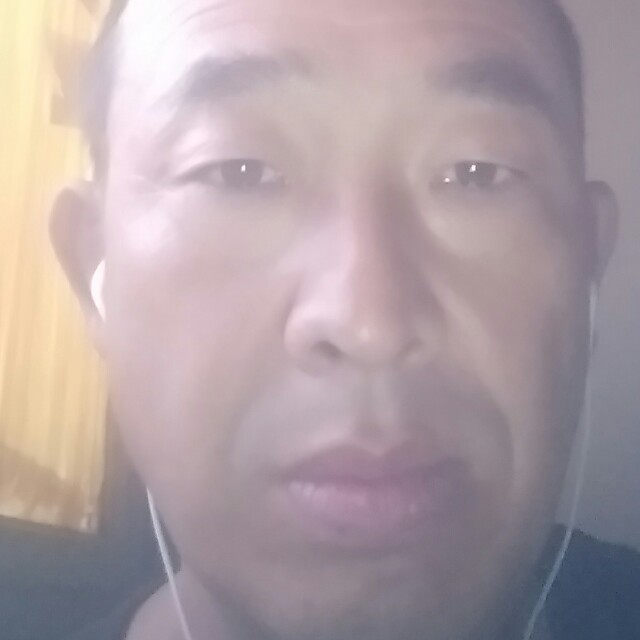 重承诺的人的照片