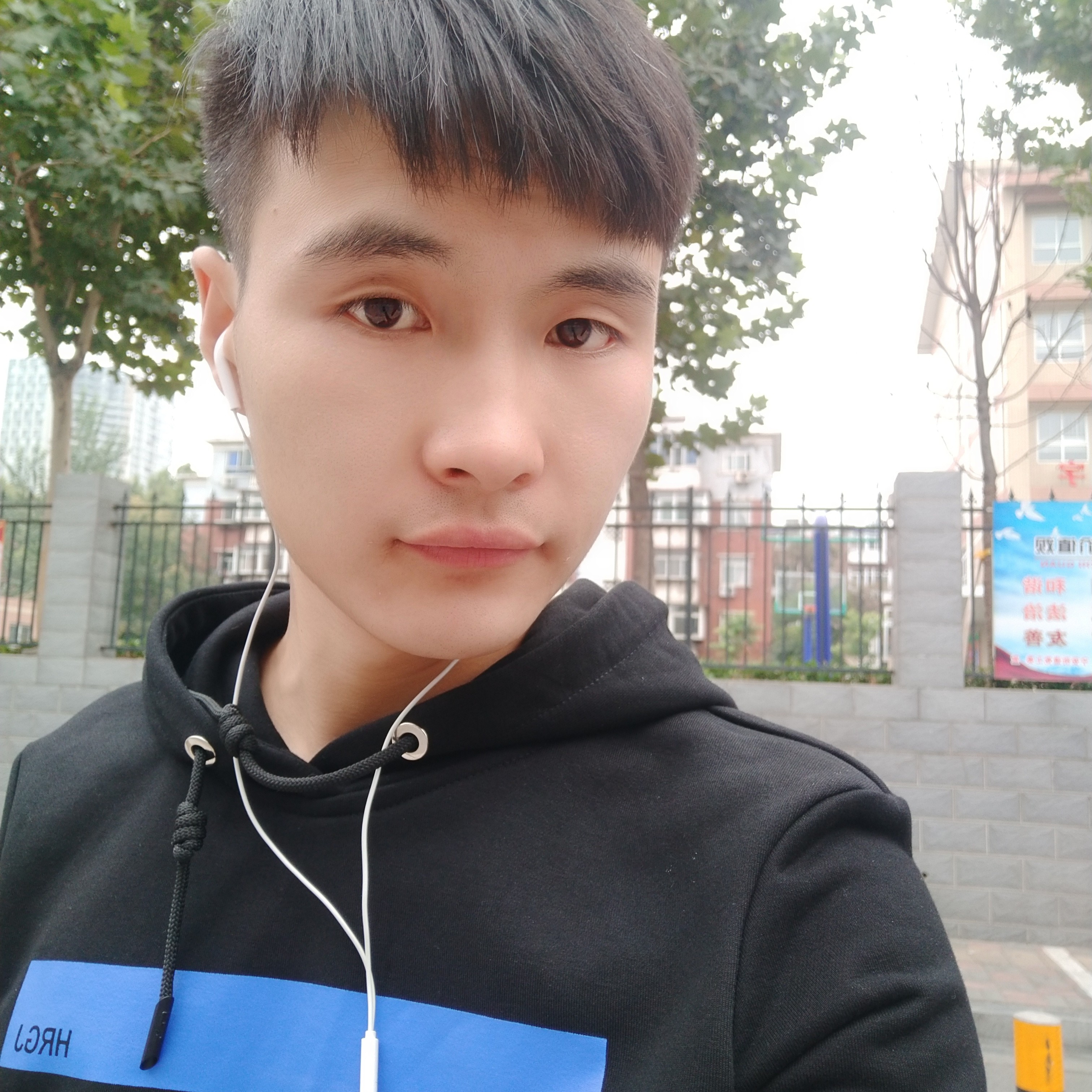 空白小哥哥的照片