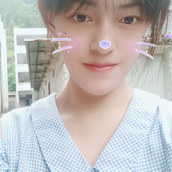 黄妹子的照片