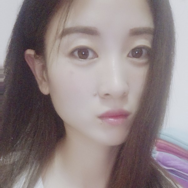 七色彩女的照片
