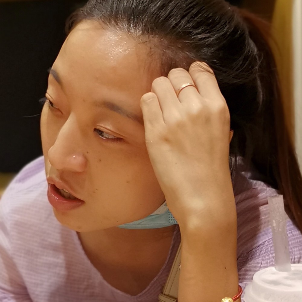 翅膀踢冷静的照片
