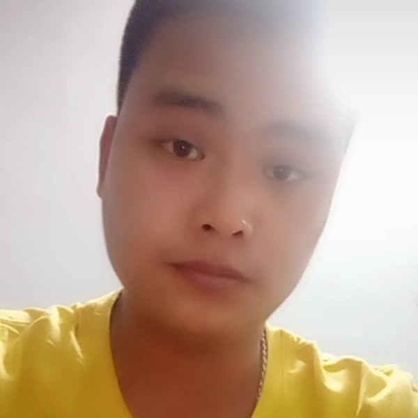 项链倾心深情的照片