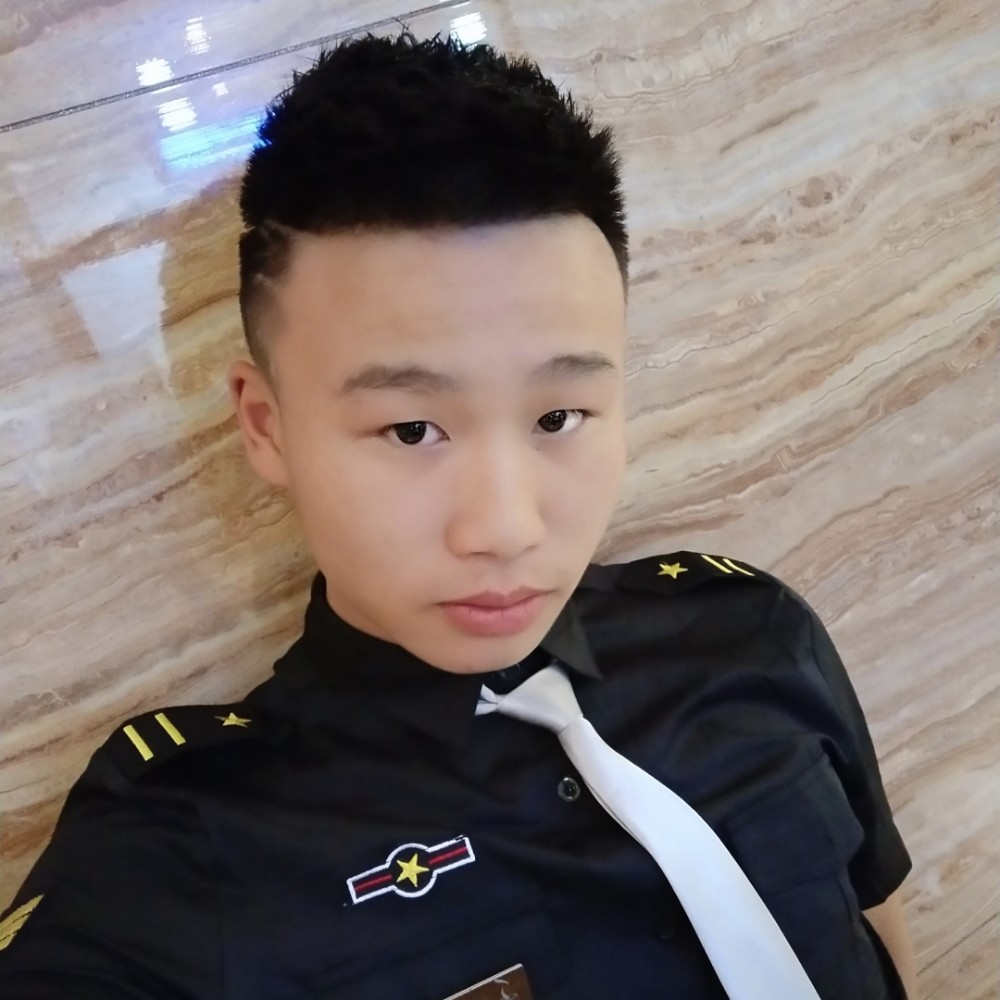 秋月向会撒娇的照片