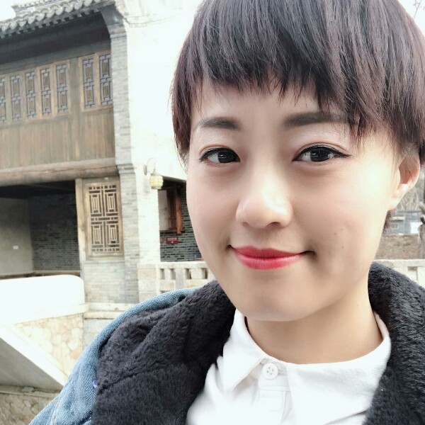 微笑回眸怕黑的照片