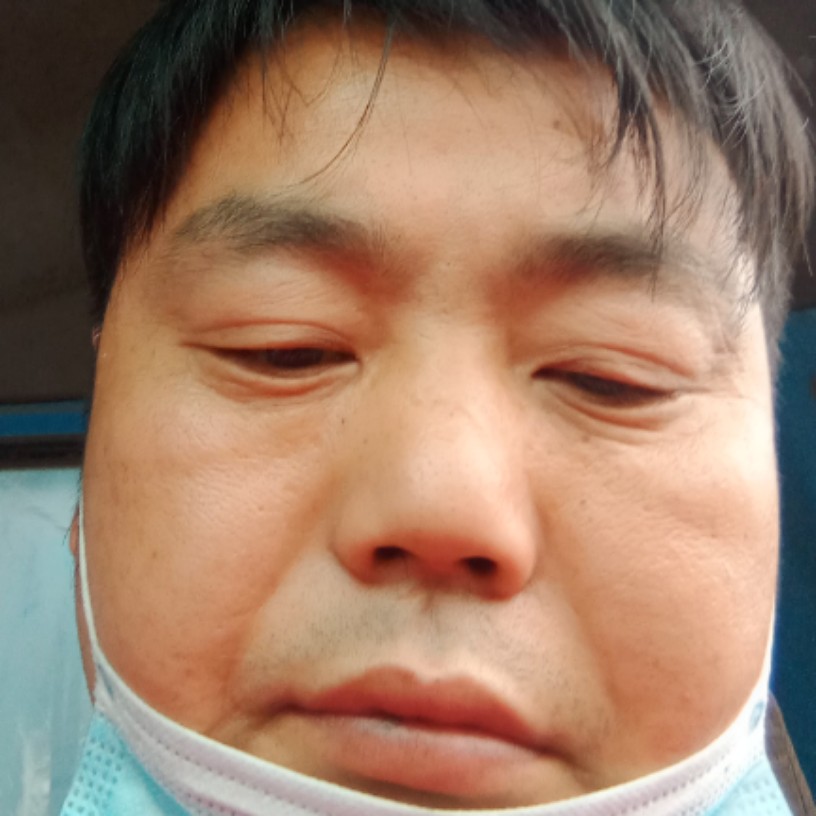 标致那眼睛的照片