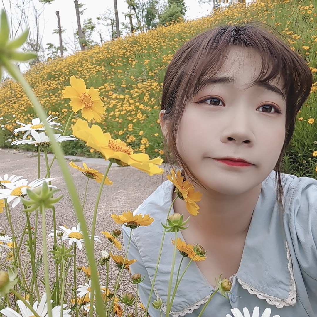 芸香香香的照片