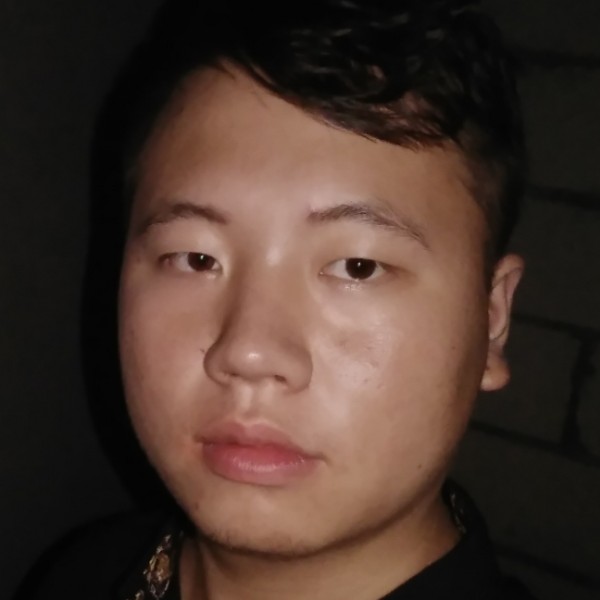 深情爱若溪的照片