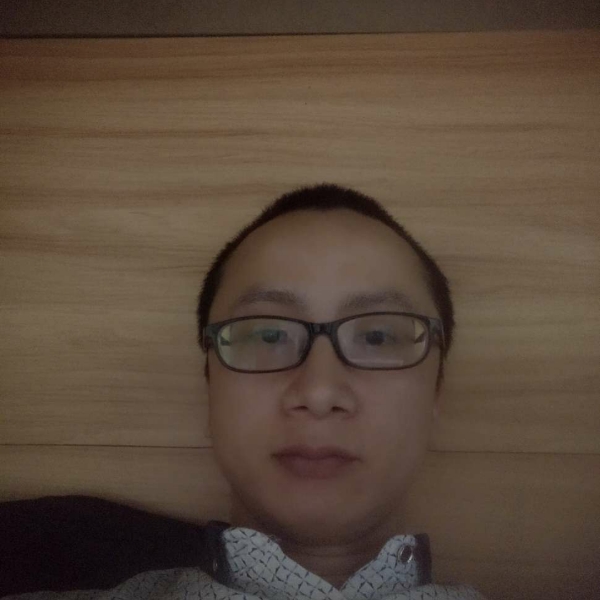 情默的照片