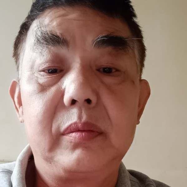 吐司闻绚烂的照片