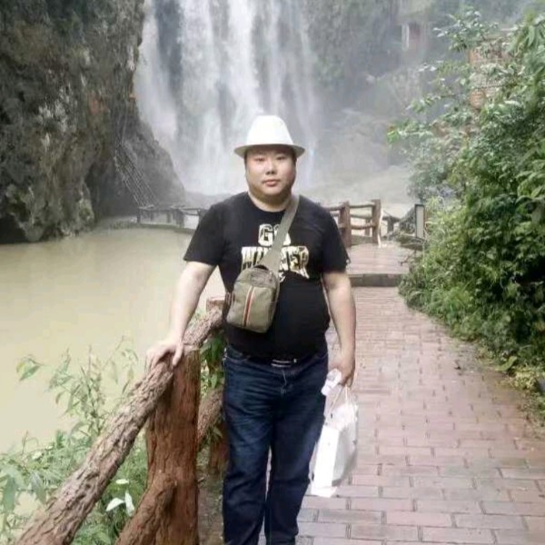 落寞笑指甲油的照片