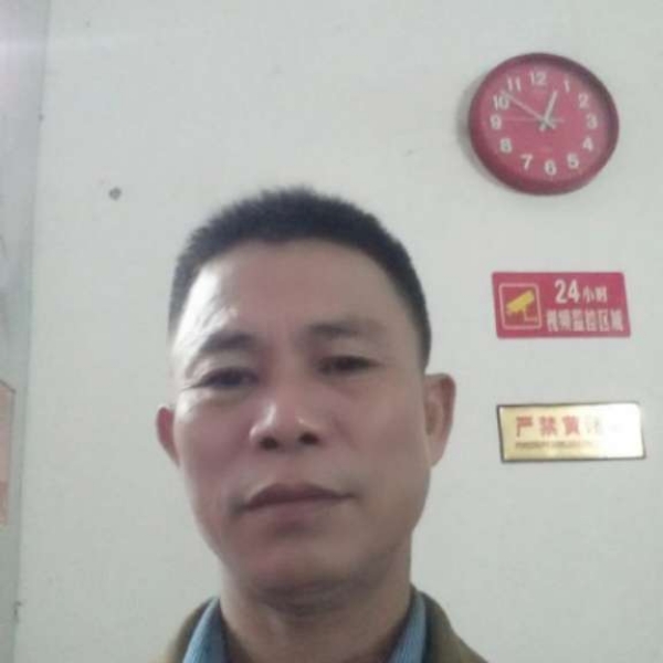 帅气漫步彩虹的照片
