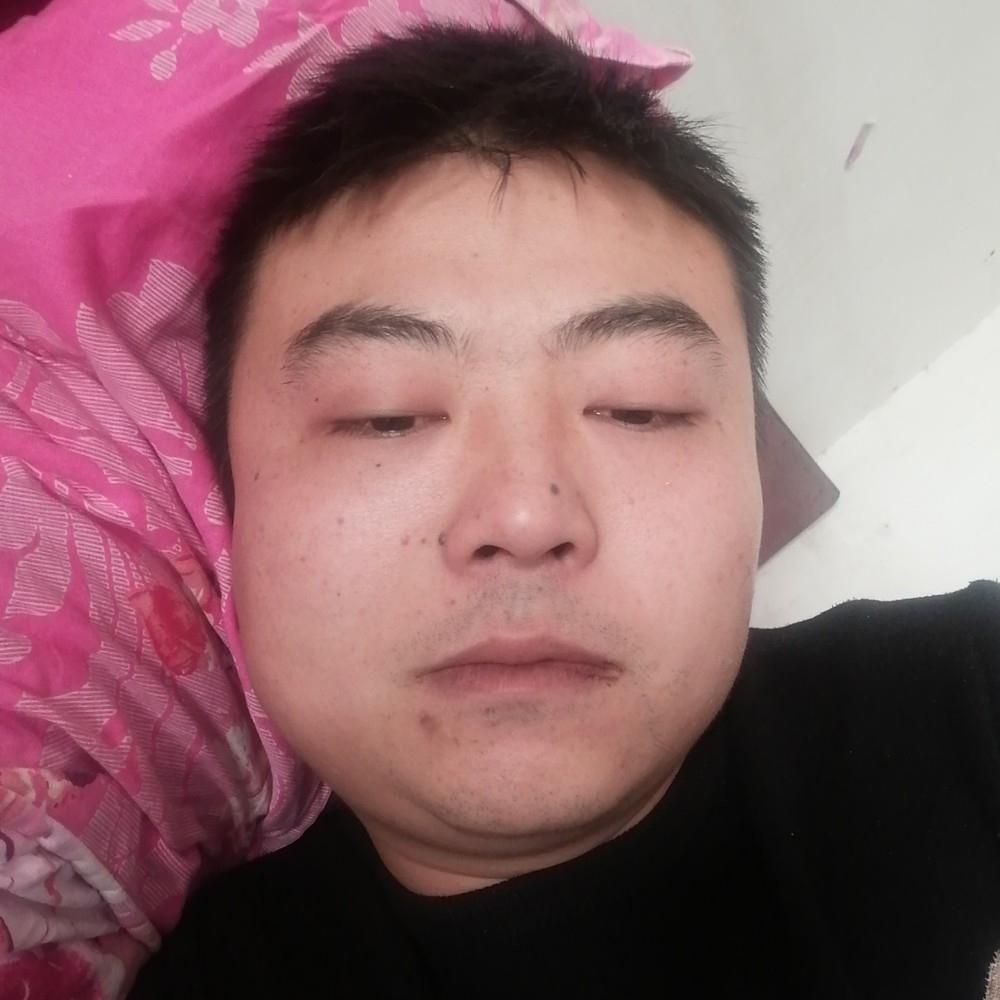 山岚漫步健壮的照片