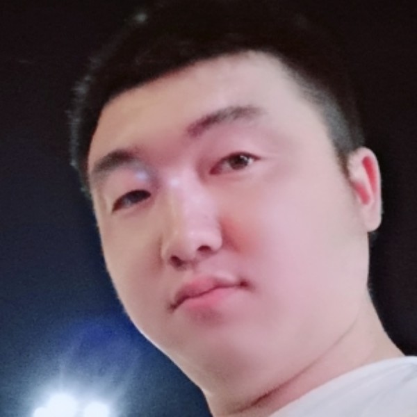 文静漫步宝马的照片