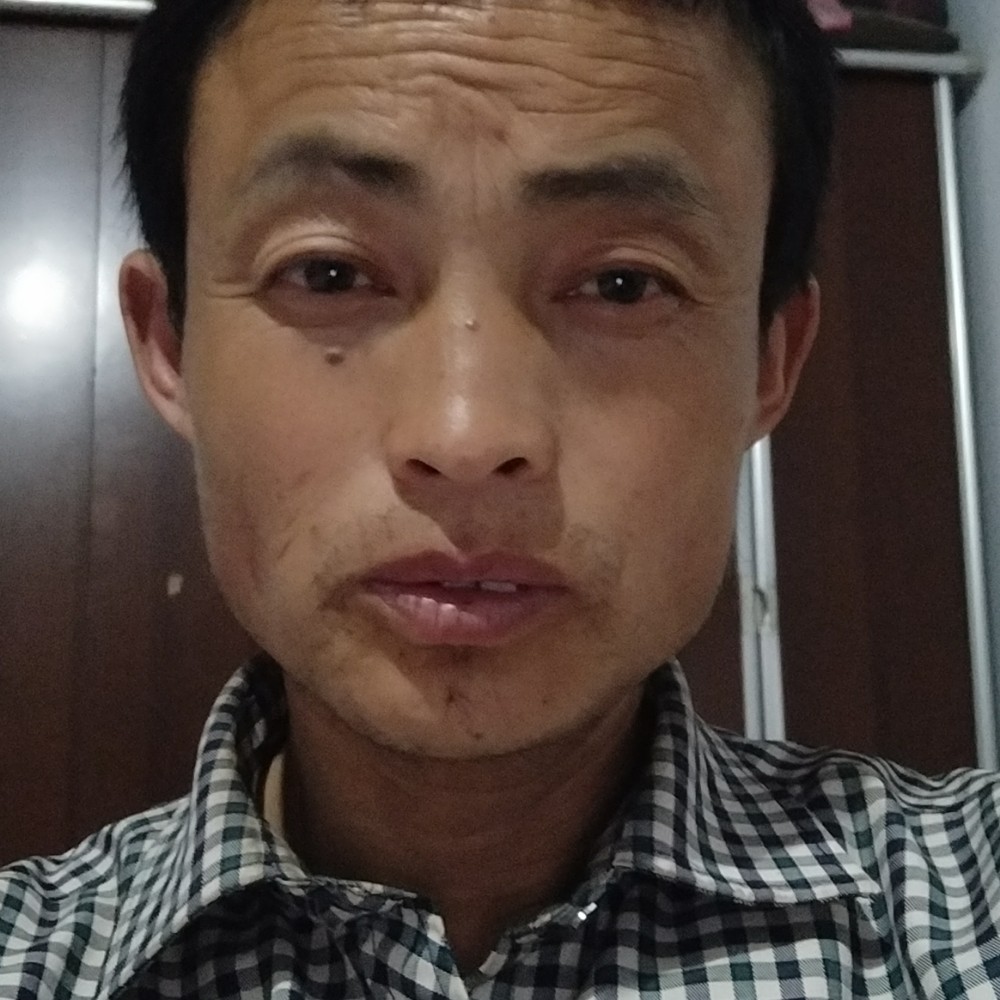 难过的春华的照片