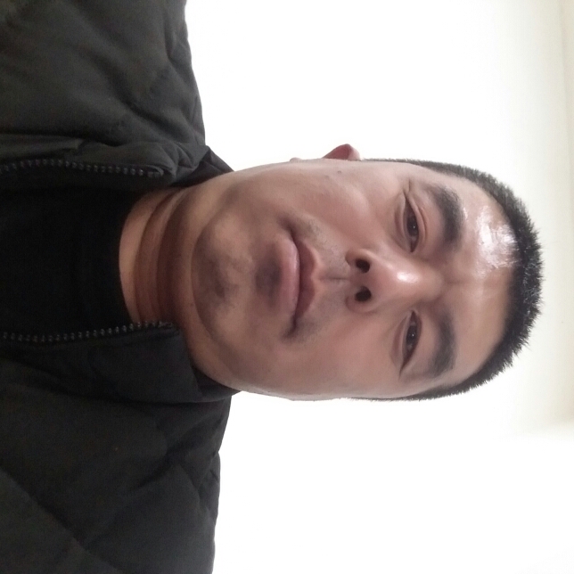 默默向路人的照片