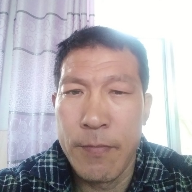 路灯丰富的照片