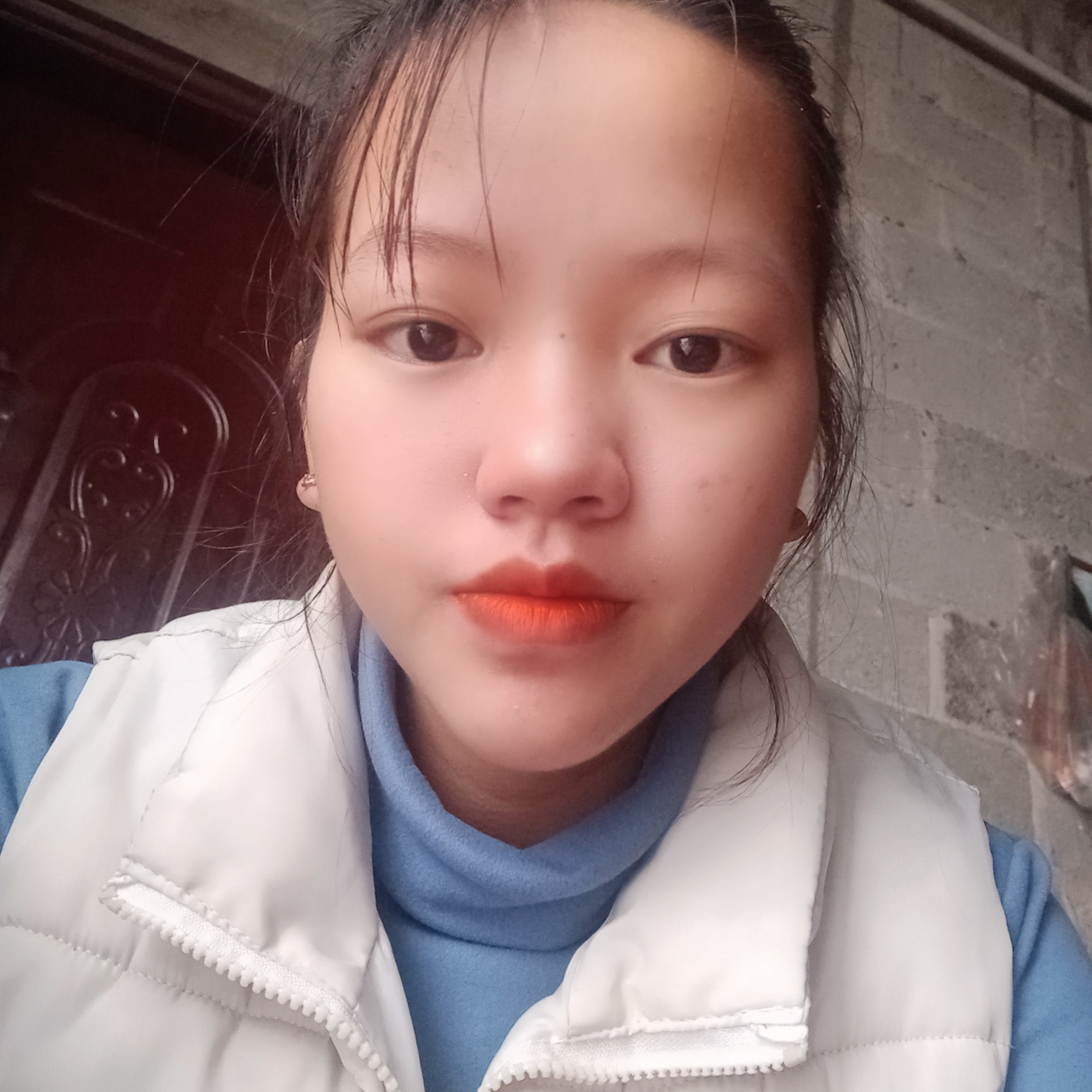 黄蜂那爱笑的照片