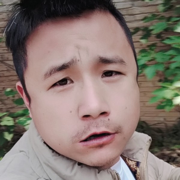 妖娆改变冰淇淋的照片